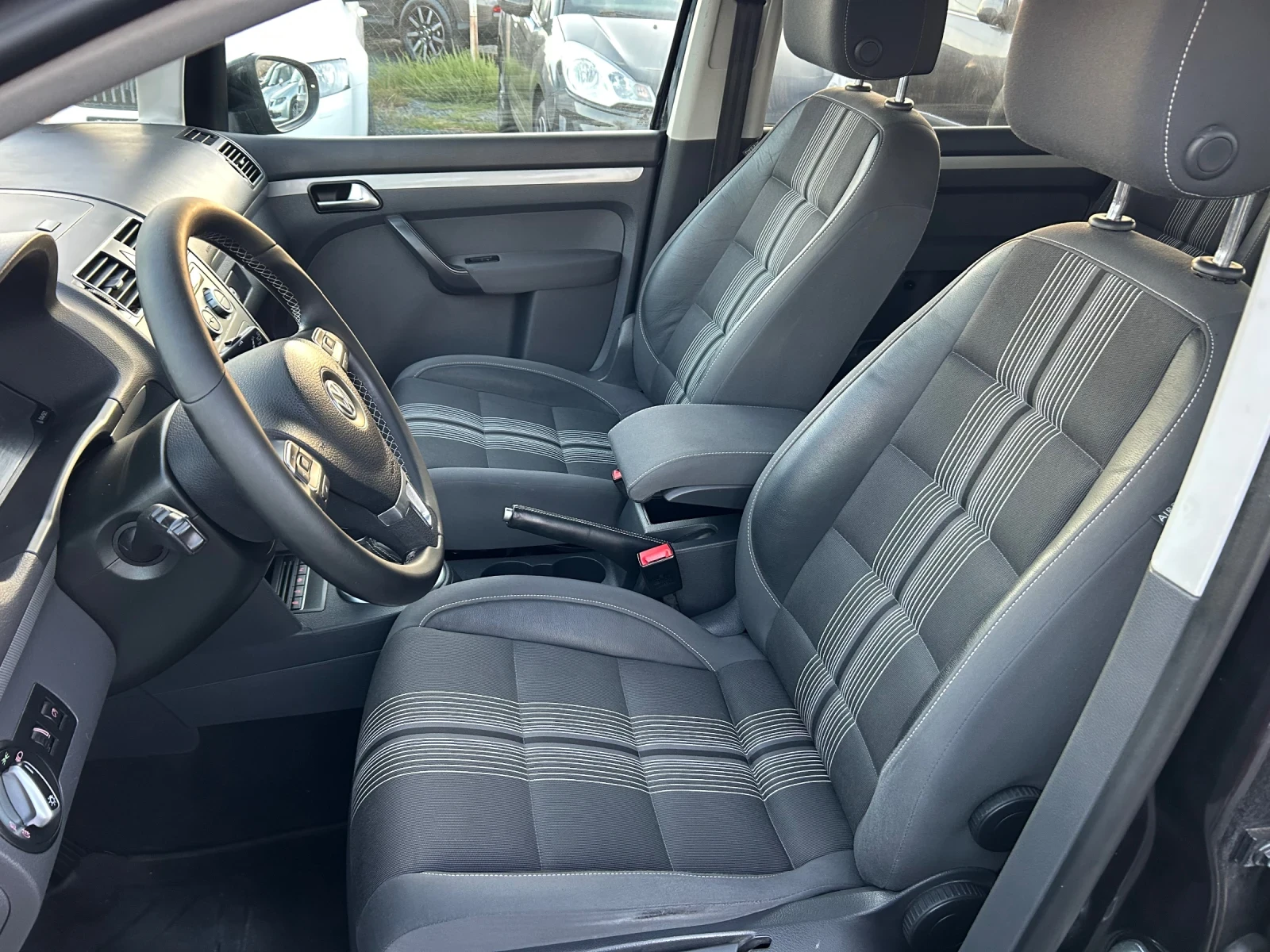 VW Touran 2.0TDI 140к.с. 7местен - изображение 10 | Auto.bg VW Touran 2.0TDI 140к.с. 7местен - изображение 10