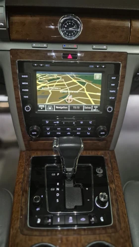 VW Phaeton 3.0TDI/4Motion/245ps/facelift/distronic - 9350 € / 18287.01 лв. - 97450030 17 | Car24.bg VW Phaeton 3.0TDI/4Motion/245ps/facelift/distronic - 9350 € / 18287.01 лв. - 97450030 17