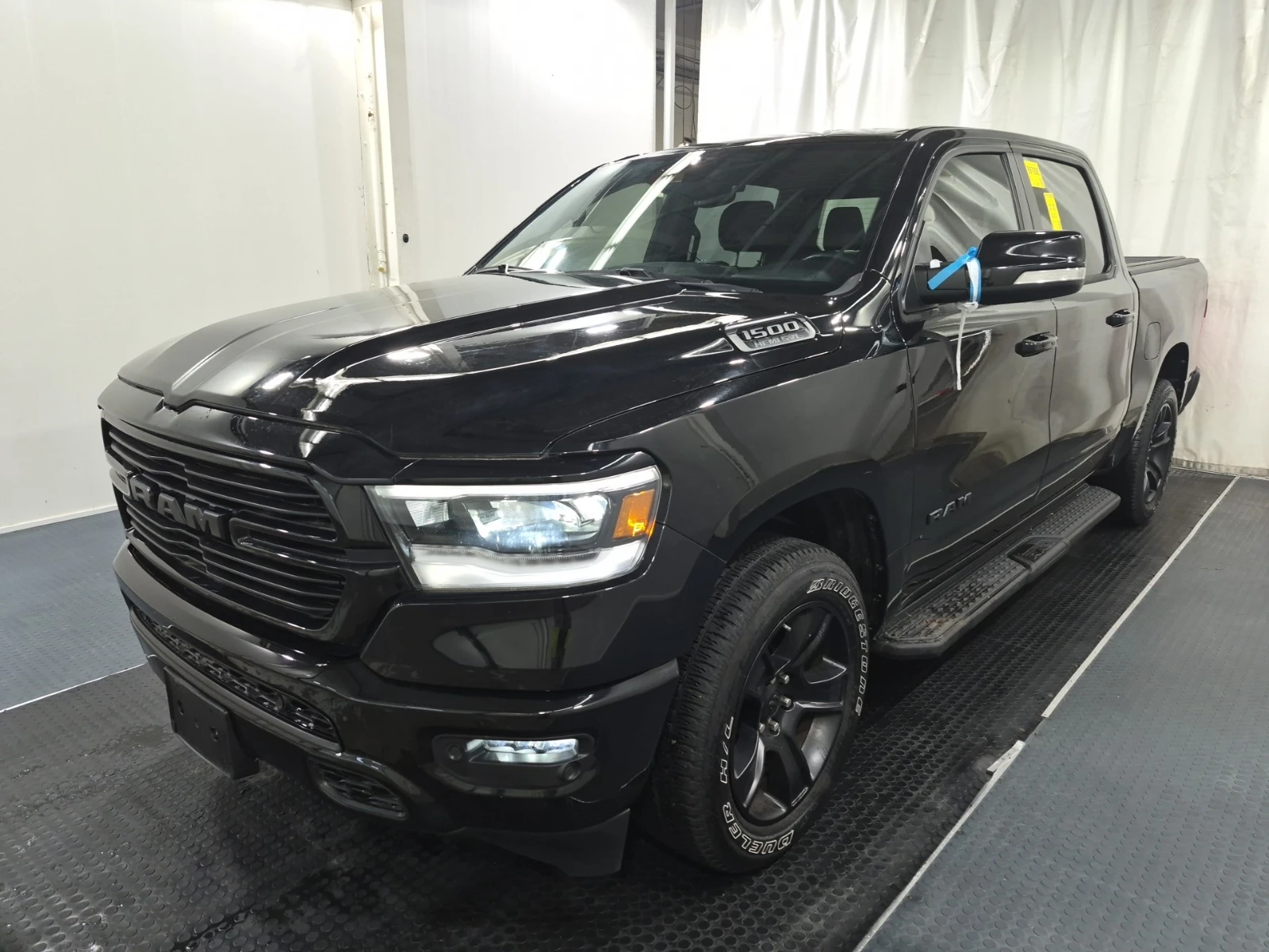 Dodge RAM 1500 Sport Crew Cab Short Bed / 5.7 HEMI V8 / 4WD | Auto.bg — изображение 1 Dodge RAM 1500 Sport Crew Cab Short Bed / 5.7 HEMI V8 / 4WD | Auto.bg — изображение 1