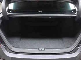 Honda Accord Generation 2.0 Hybrid Touring/ Памет на седалките | Auto.bg — изображение 16 Honda Accord Generation 2.0 Hybrid Touring/ Памет на седалките | Auto.bg — изображение 16
