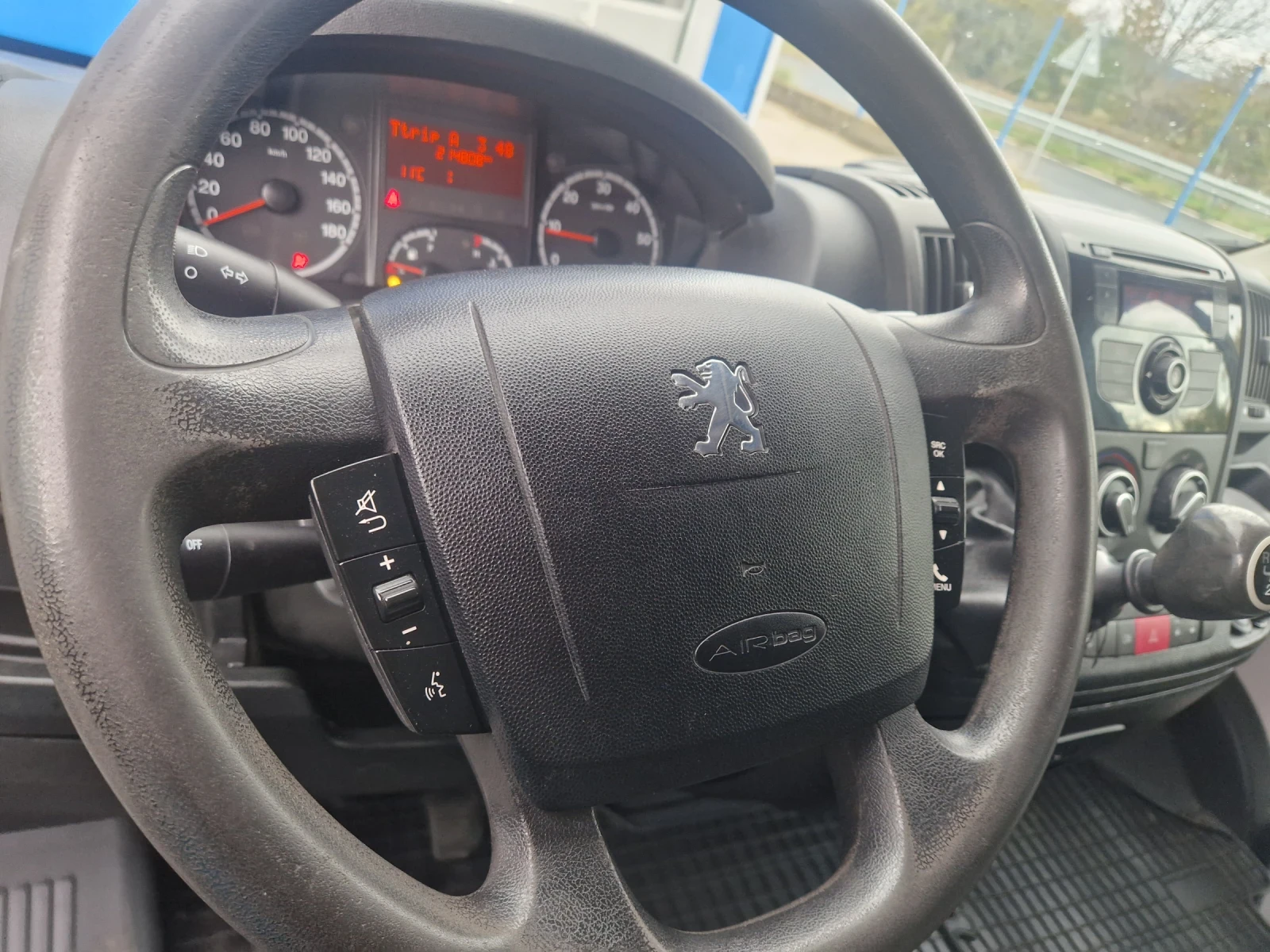 Peugeot Boxer Макси макси 2.2-150к.с евро5В - изображение 10 | Auto.bg Peugeot Boxer Макси макси 2.2-150к.с евро5В - изображение 10