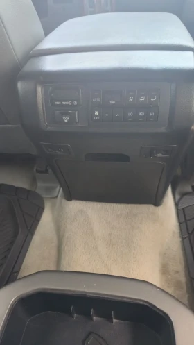 Toyota Sequoia PLATINUM 5.7 V8 4WD 381 к.с. LPG | Auto.bg — изображение 9 Toyota Sequoia PLATINUM 5.7 V8 4WD 381 к.с. LPG | Auto.bg — изображение 9