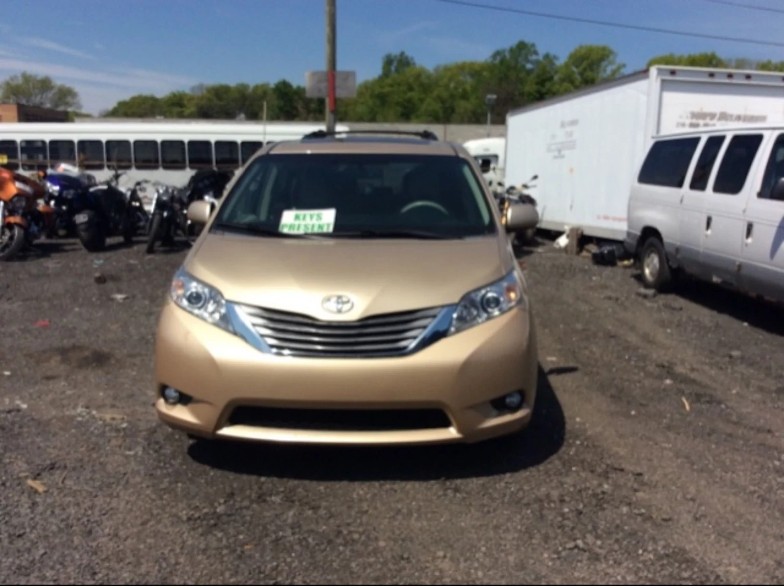 Toyota Sienna XLE limited 2011 - изображение 2 | Auto.bg Toyota Sienna XLE limited 2011 - изображение 2