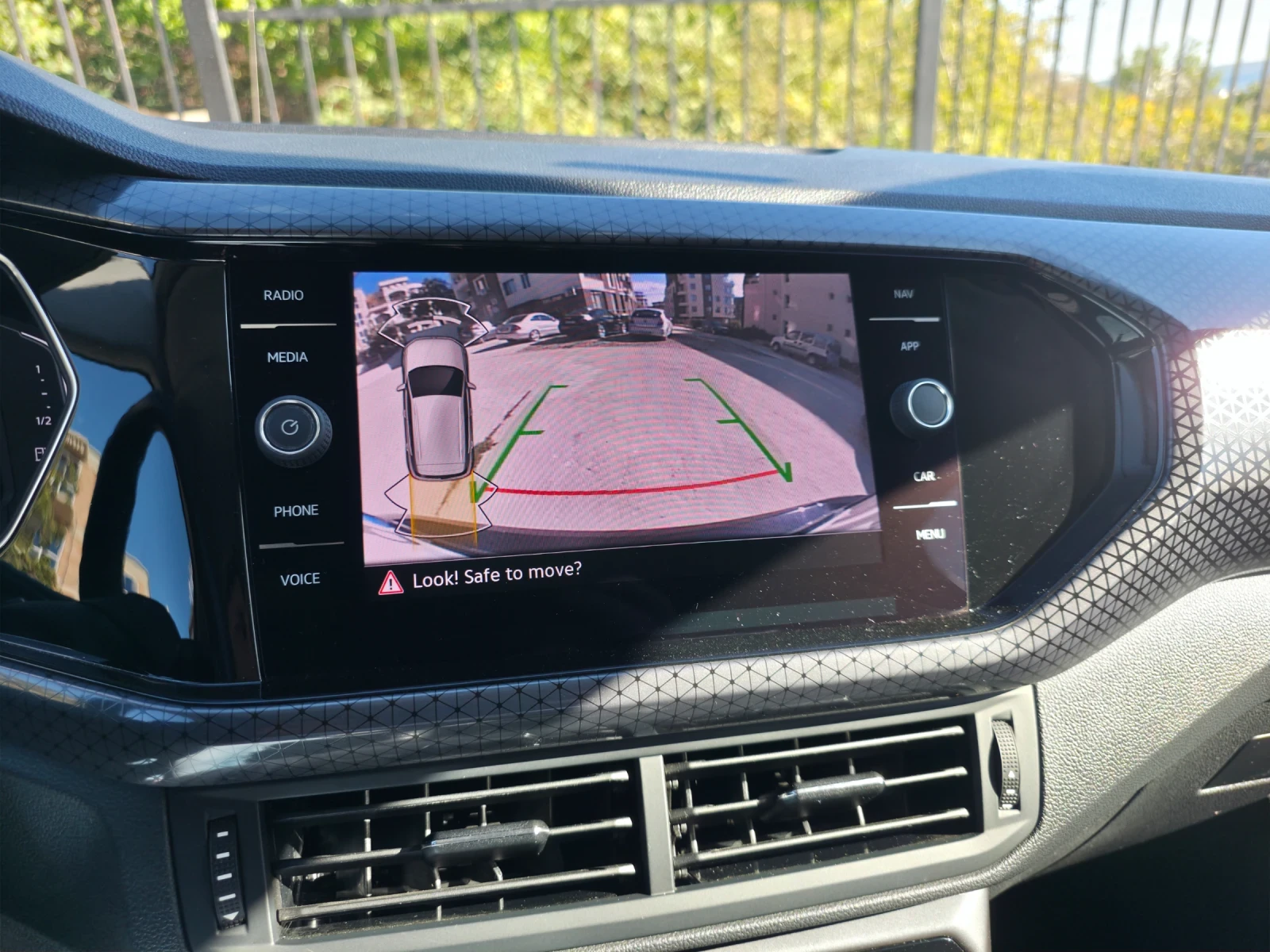 VW T-Cross 1.5 TSI DSG Style R-line 150 hp - изображение 6 | Auto.bg VW T-Cross 1.5 TSI DSG Style R-line 150 hp - изображение 6