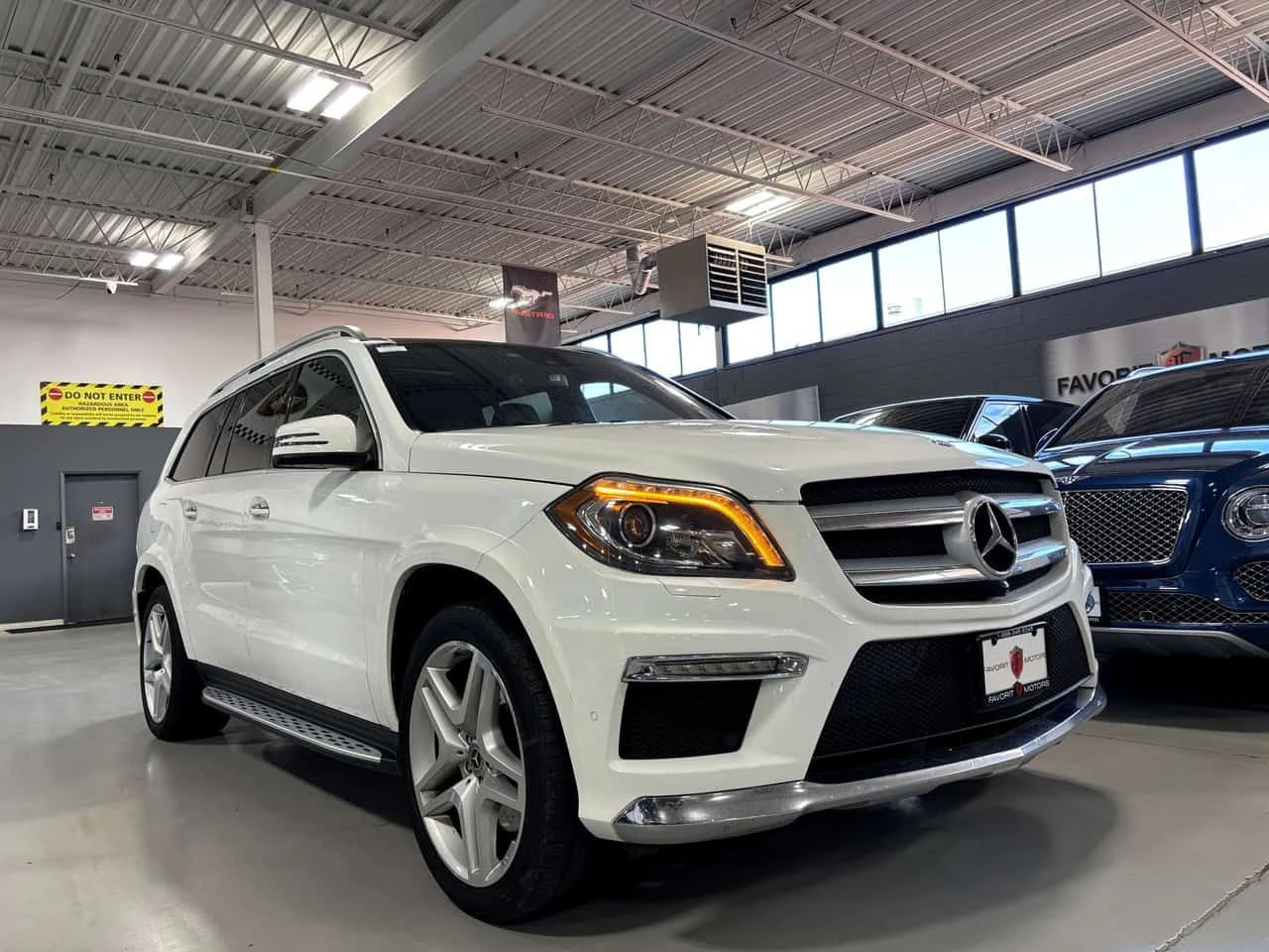 Mercedes-Benz GL GL350 BlueTEC| 4MATIC| 7PASSENGER| NAV| LEATHER| 3 | Auto.bg — изображение 1 Mercedes-Benz GL GL350 BlueTEC| 4MATIC| 7PASSENGER| NAV| LEATHER| 3 | Auto.bg — изображение 1