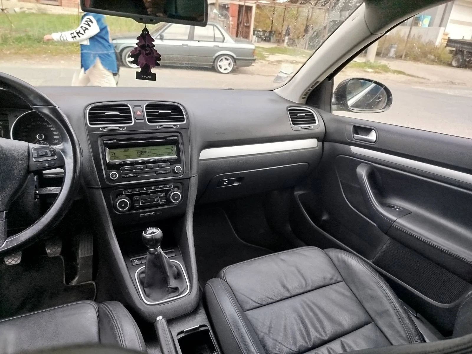 VW Golf 2.0 TDI - изображение 10 | Auto.bg VW Golf 2.0 TDI - изображение 10