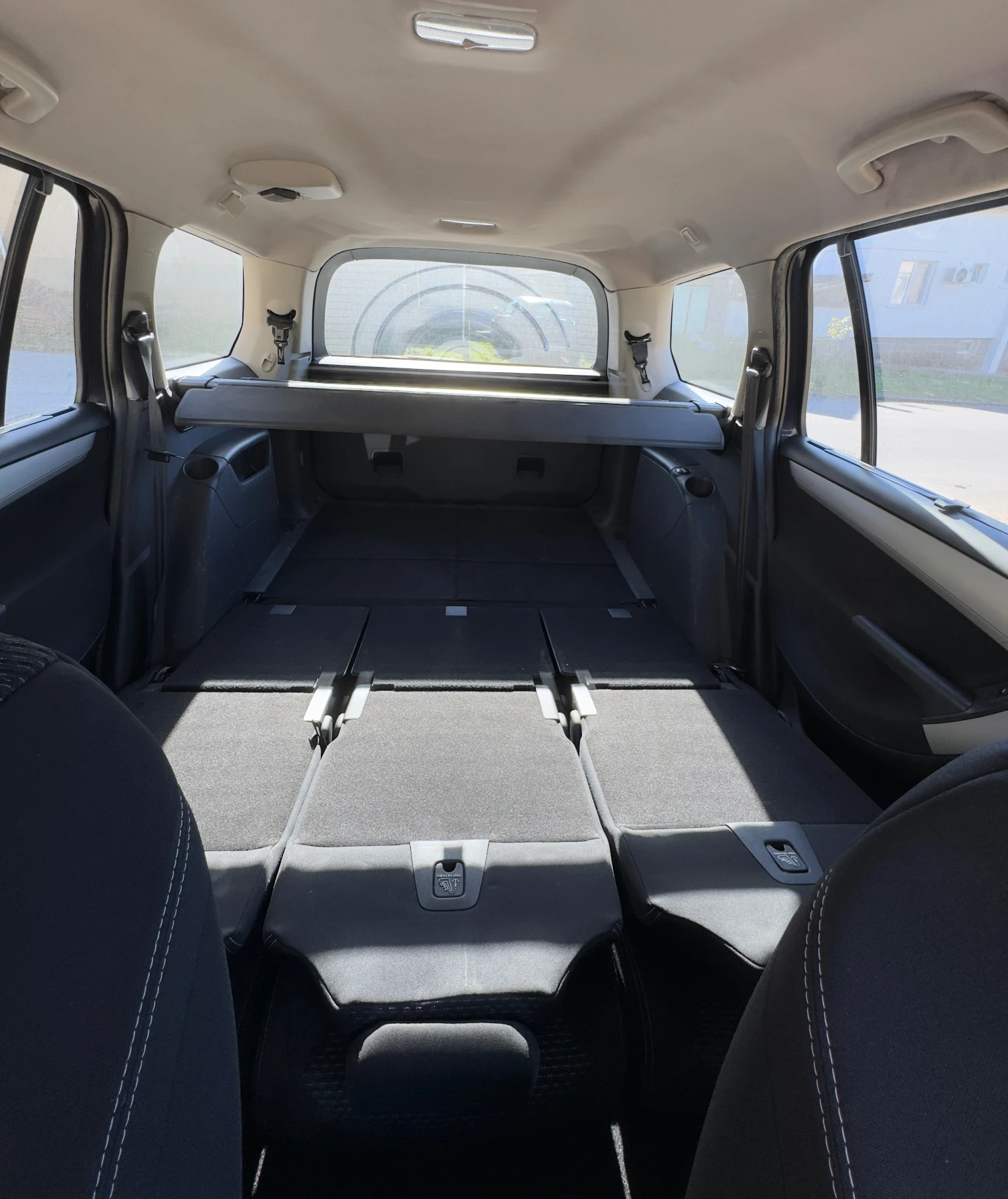 Citroen Grand C4 Picasso 1.6HDI 7местен - изображение 9 | Auto.bg Citroen Grand C4 Picasso 1.6HDI 7местен - изображение 9