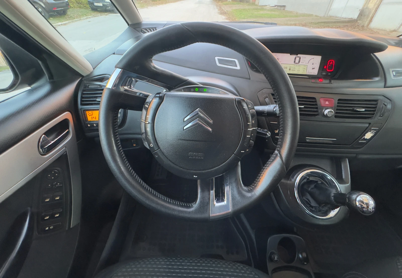 Citroen Grand C4 Picasso 1.6HDI 7местен - изображение 5 | Auto.bg Citroen Grand C4 Picasso 1.6HDI 7местен - изображение 5