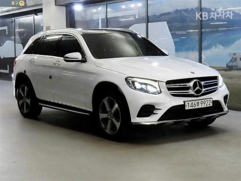 Mercedes-Benz GLC 300 4MATIC AMG LINE HEAD UP 360CAM PANORAMA ОБДУХ - 19890 € / 38901.46 лв. - 63001891 1 | Car24.bg Mercedes-Benz GLC 300 4MATIC AMG LINE HEAD UP 360CAM PANORAMA ОБДУХ - 19890 € / 38901.46 лв. - 63001891 1