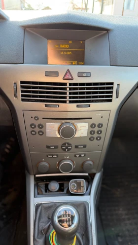 Opel Astra 1.9CDTI!6 СКОРОСТИ!PDC!КЛИМАТРОНИК!EURO 4! - 4299 лв. / 2198.04 € - 14540369 12 | Car24.bg Opel Astra 1.9CDTI!6 СКОРОСТИ!PDC!КЛИМАТРОНИК!EURO 4! - 4299 лв. / 2198.04 € - 14540369 12