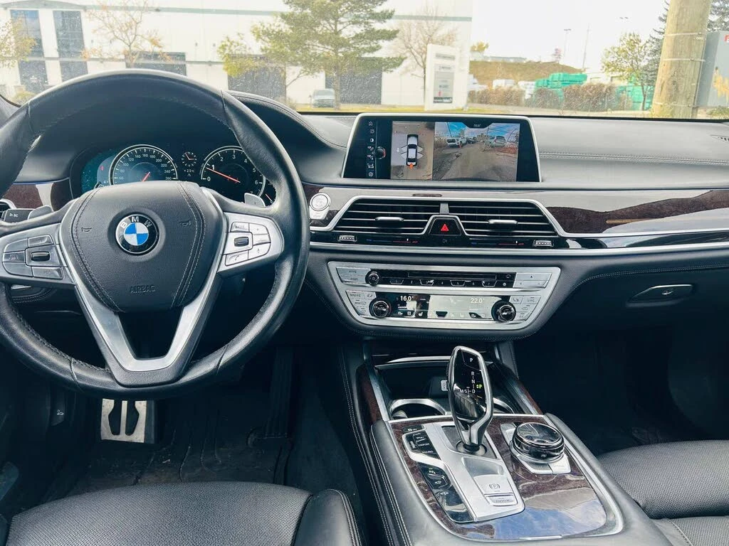 BMW 750 7 Series xDrive * АвтоКредит* (ЦЕНА ДО БГ) - изображение 7 | Auto.bg BMW 750 7 Series xDrive * АвтоКредит* (ЦЕНА ДО БГ) - изображение 7