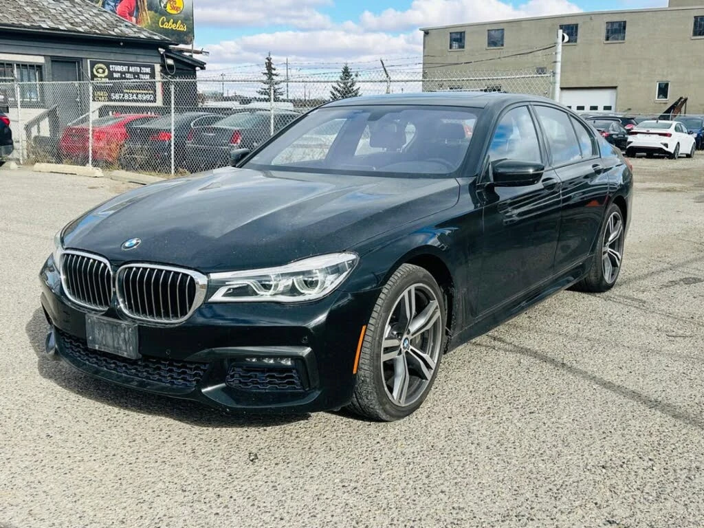 BMW 750 7 Series xDrive * АвтоКредит* (ЦЕНА ДО БГ) - изображение 2 | Auto.bg BMW 750 7 Series xDrive * АвтоКредит* (ЦЕНА ДО БГ) - изображение 2