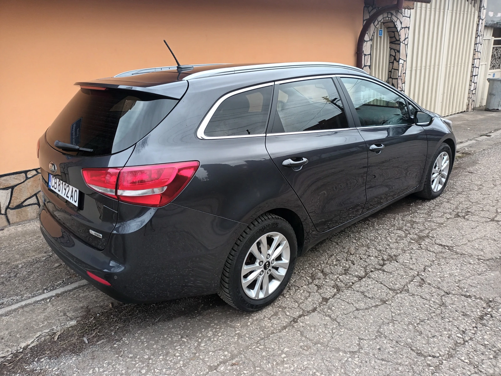 Kia Ceed 1.6 GRDI/136 к.с. - изображение 3 | Auto.bg Kia Ceed 1.6 GRDI/136 к.с. - изображение 3