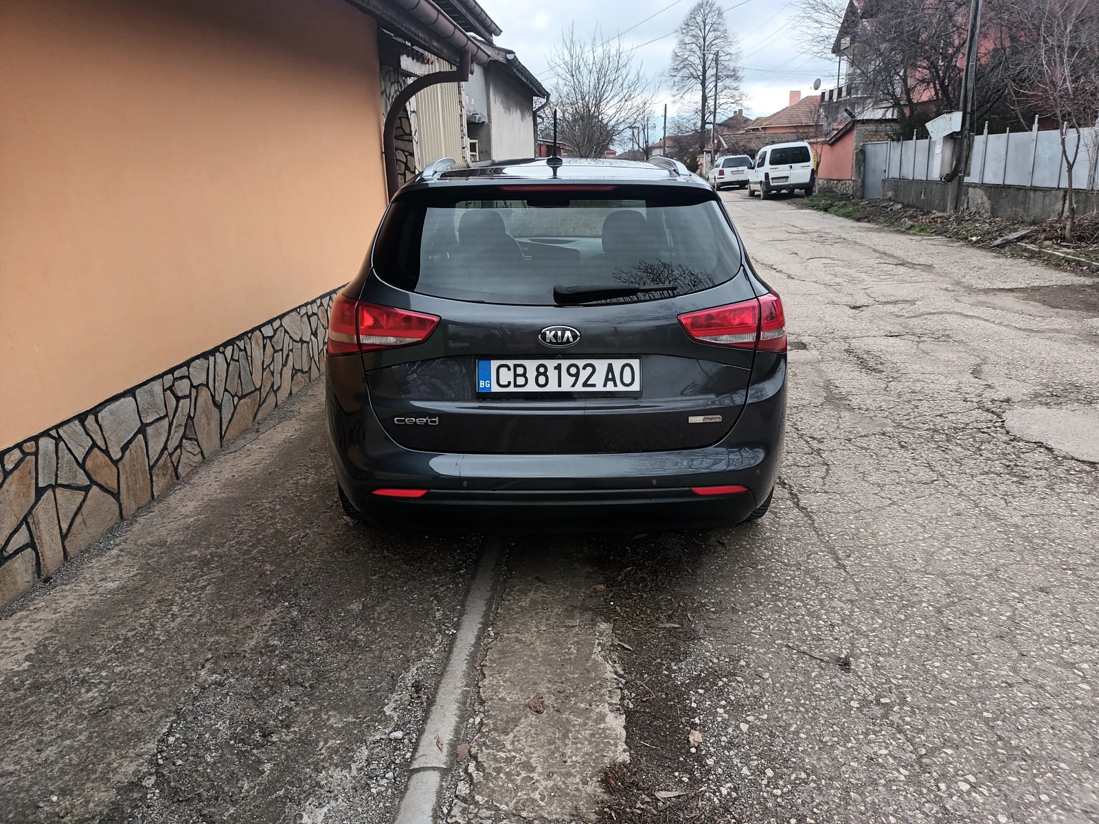 Kia Ceed 1.6 GRDI/136 к.с. - изображение 4 | Auto.bg Kia Ceed 1.6 GRDI/136 к.с. - изображение 4