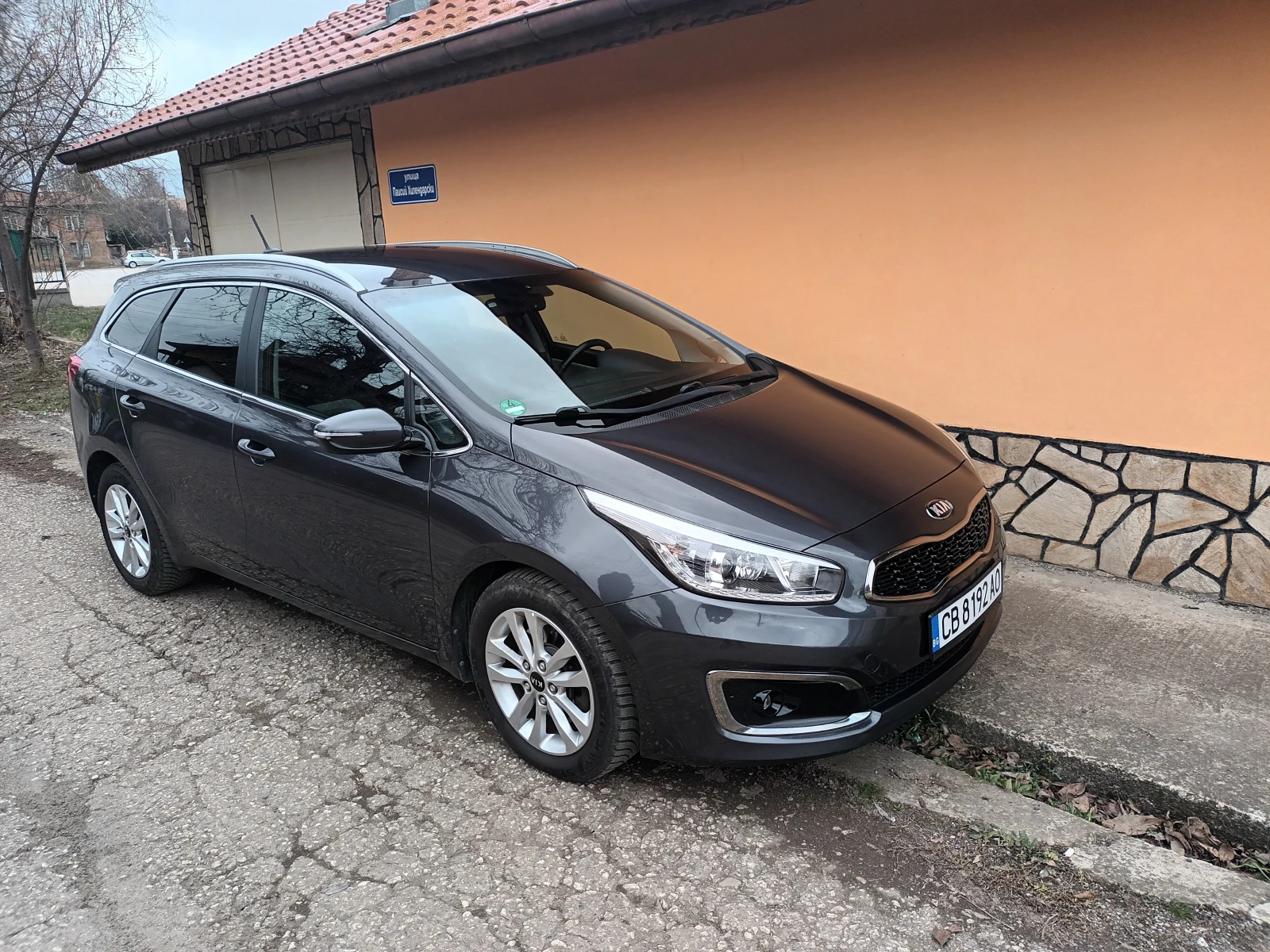 Kia Ceed 1.6 GRDI/136 к.с. - изображение 2 | Auto.bg Kia Ceed 1.6 GRDI/136 к.с. - изображение 2