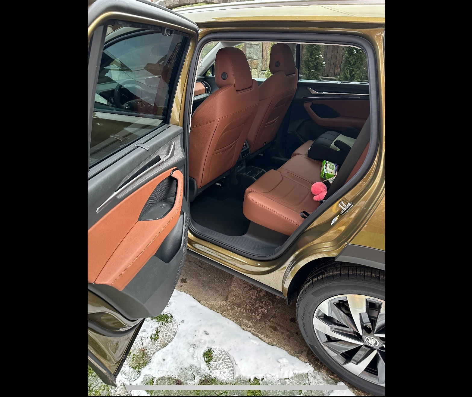 Skoda Kodiaq PANO* TDI* 193HP* 360* CANTON* MASSAGE* ЛИЗИНГ - изображение 3 | Auto.bg Skoda Kodiaq PANO* TDI* 193HP* 360* CANTON* MASSAGE* ЛИЗИНГ - изображение 3