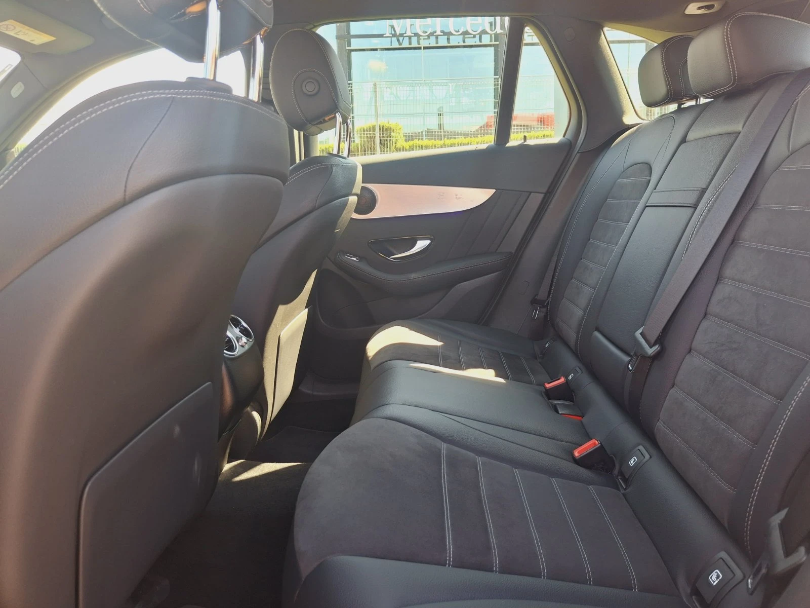 Mercedes-Benz GLC 300 de 4MATIC - изображение 7 | Auto.bg Mercedes-Benz GLC 300 de 4MATIC - изображение 7