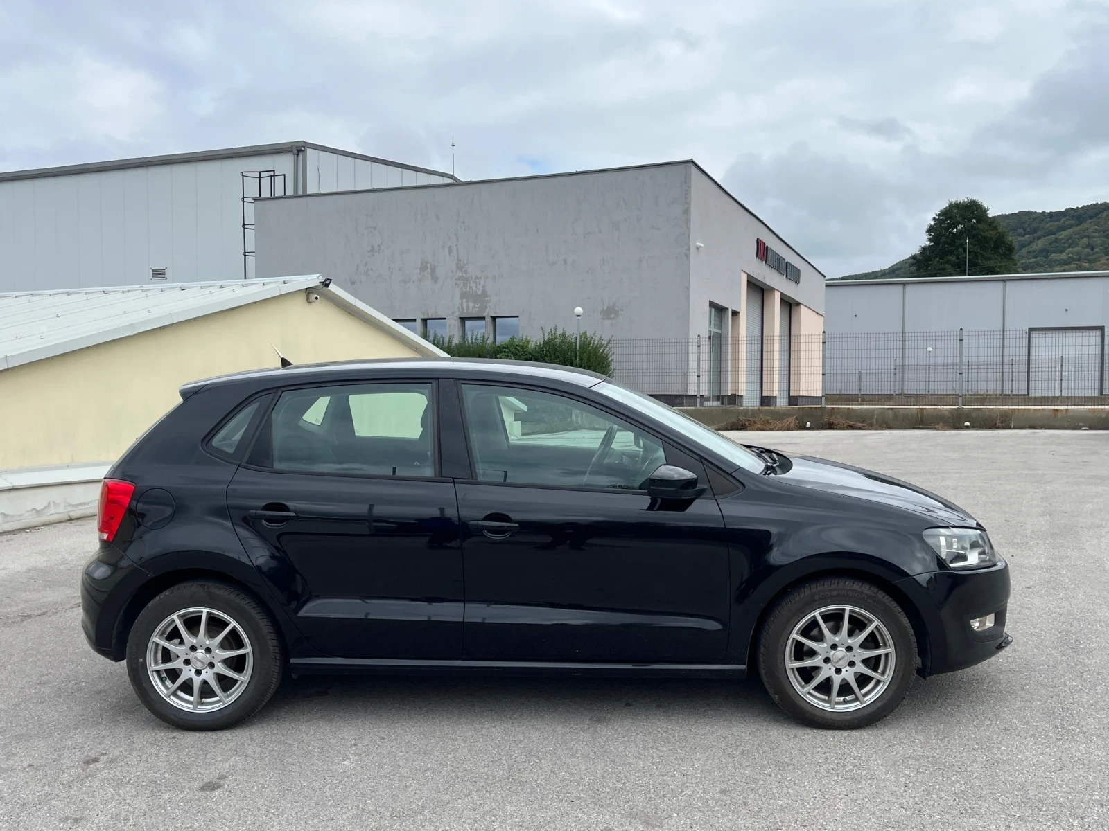 VW Polo 1.2i 70k.c. * Kamera * Bluetooth * AC - изображение 6 | Auto.bg VW Polo 1.2i 70k.c. * Kamera * Bluetooth * AC - изображение 6