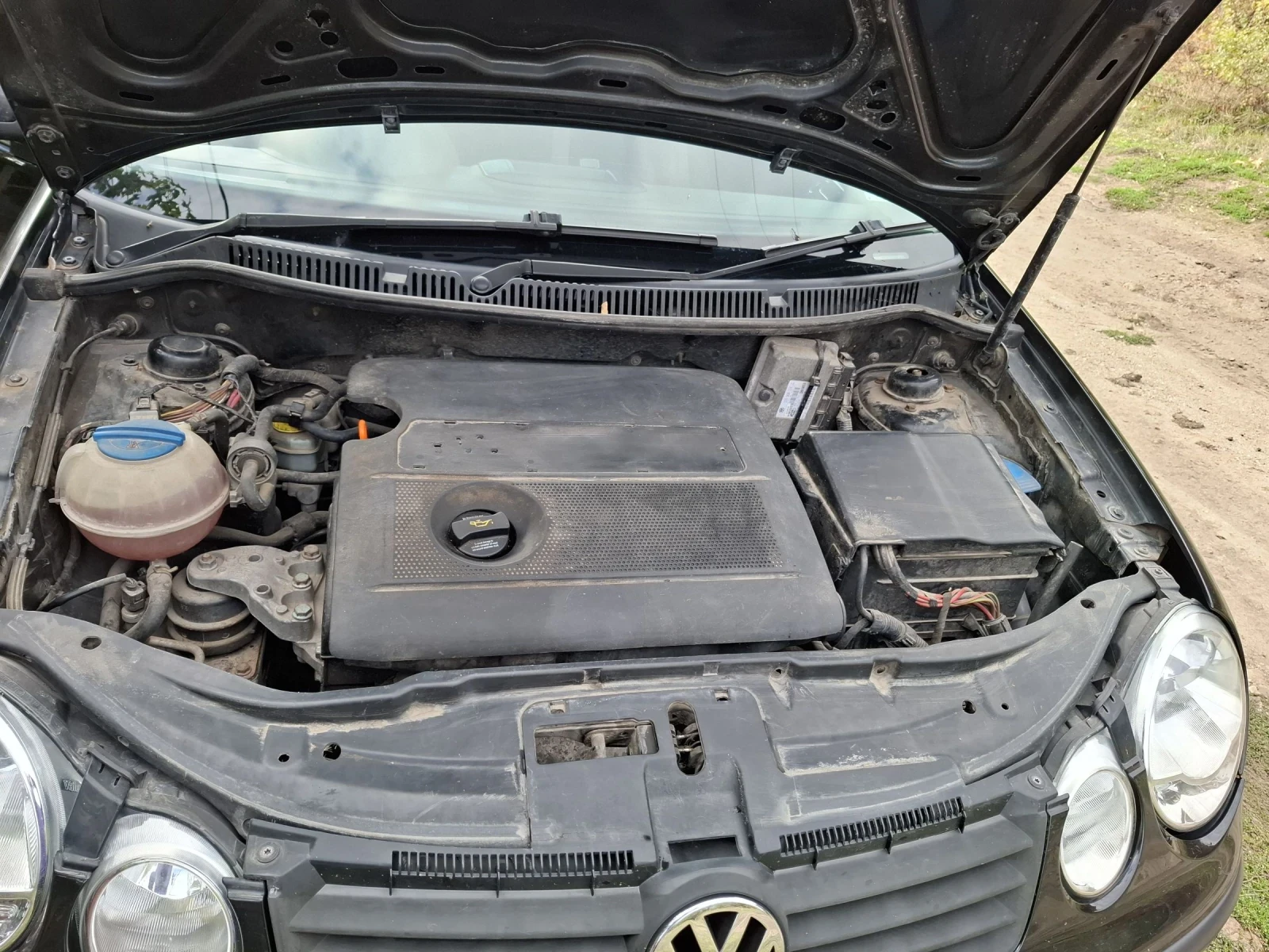 VW Polo 1.4 , Десен волан - изображение 4 | Auto.bg VW Polo 1.4 , Десен волан - изображение 4