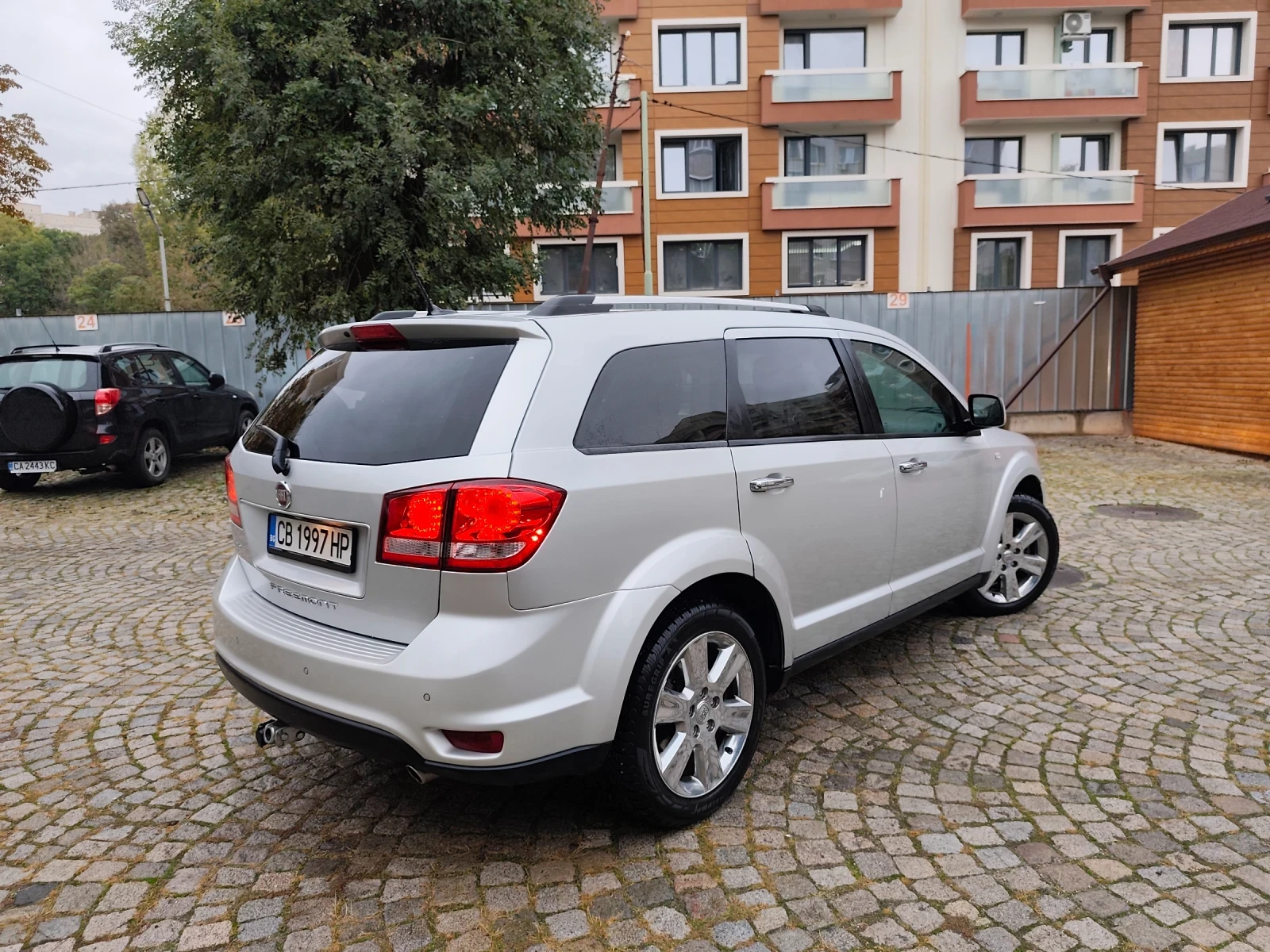 Fiat Freemont Facelift 4X4 7МЕСТА !НАВИ!* КЛИМАТРОНИК* FULL!!ТОП - изображение 5 | Auto.bg Fiat Freemont Facelift 4X4 7МЕСТА !НАВИ!* КЛИМАТРОНИК* FULL!!ТОП - изображение 5