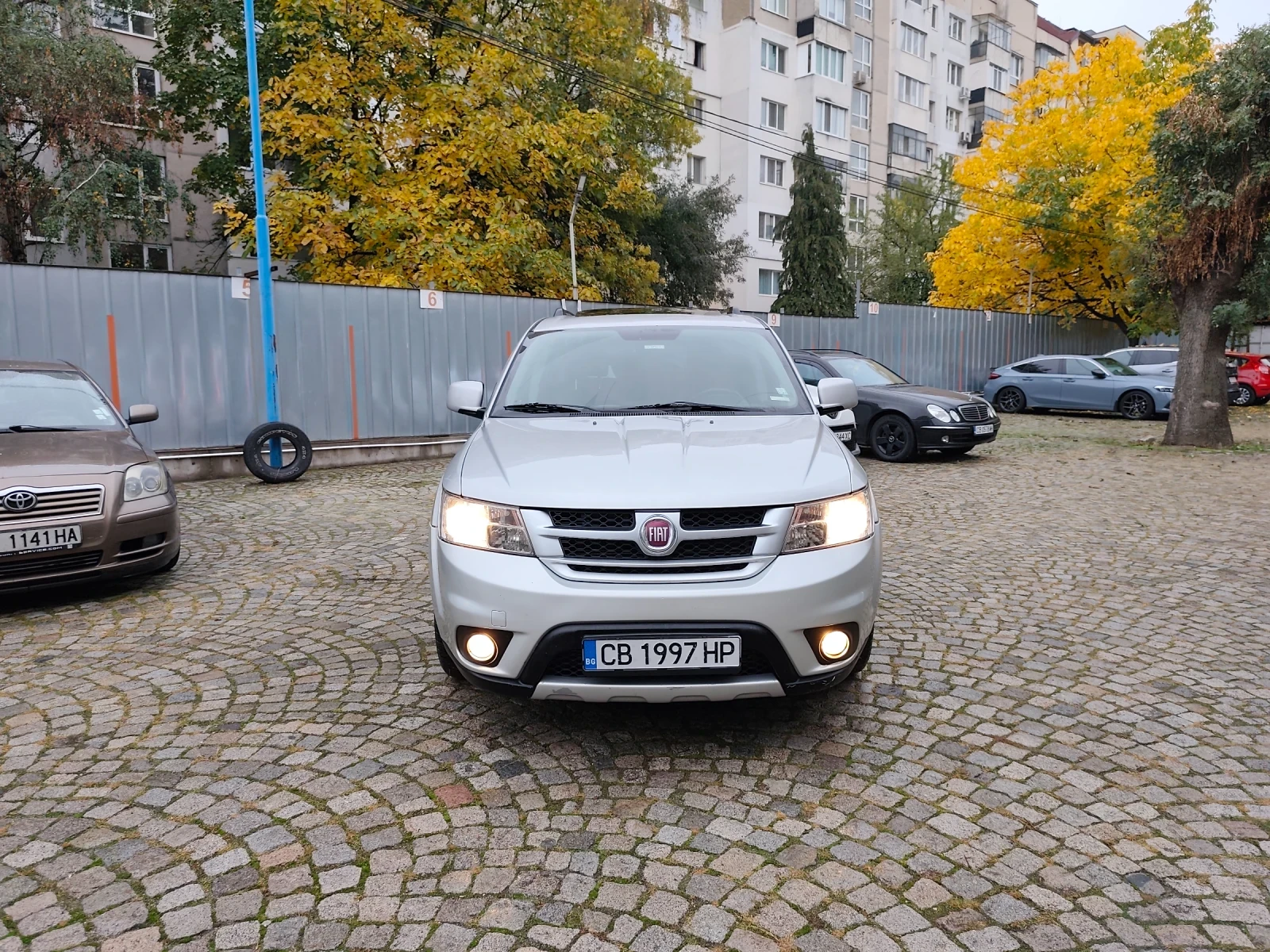 Fiat Freemont Facelift 4X4 7МЕСТА !НАВИ!* КЛИМАТРОНИК* FULL!!ТОП - изображение 8 | Auto.bg Fiat Freemont Facelift 4X4 7МЕСТА !НАВИ!* КЛИМАТРОНИК* FULL!!ТОП - изображение 8