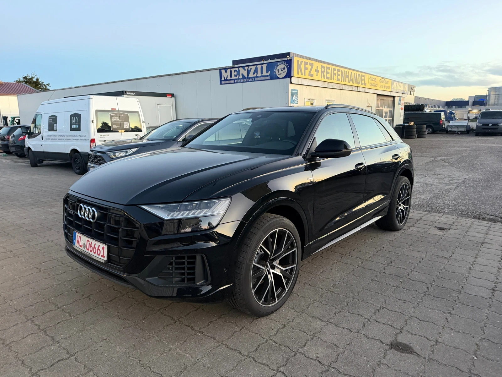 Audi Q8 3xS line Bang &Olufsen Matrix | Auto.bg — изображение 1 Audi Q8 3xS line Bang &Olufsen Matrix | Auto.bg — изображение 1