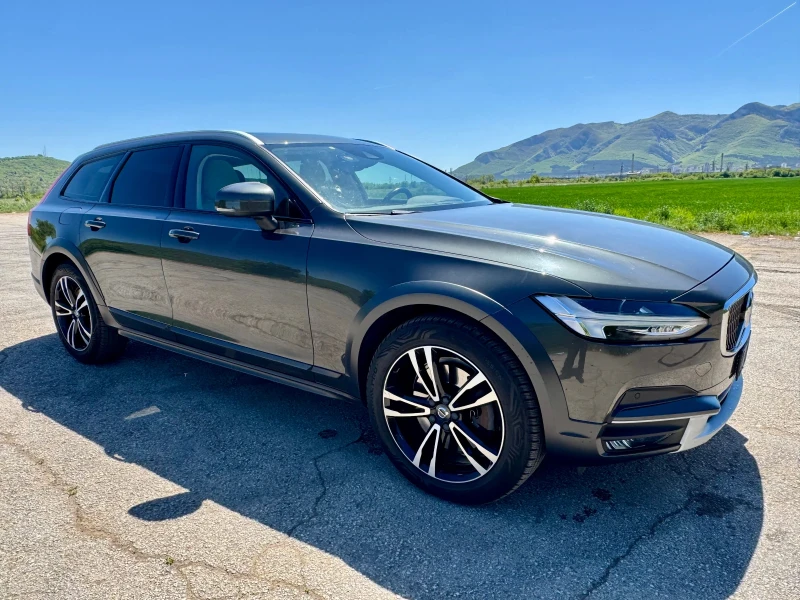 Volvo V90 Cross Country D5/AWD - 18499 € / 36180.90 лв. - 72357909 1 | Car24.bg Volvo V90 Cross Country D5/AWD - 18499 € / 36180.90 лв. - 72357909 1