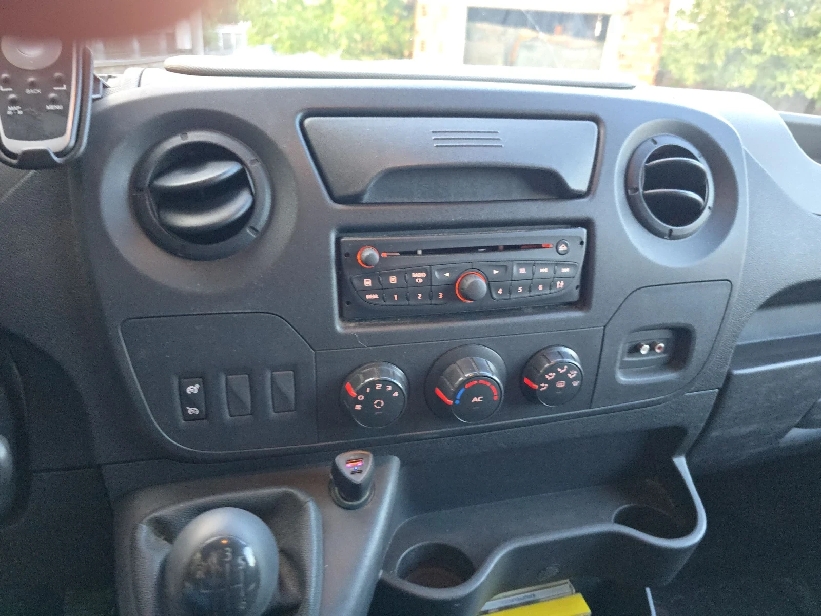 Nissan NV400 Хладилник  - изображение 9 | Auto.bg Nissan NV400 Хладилник  - изображение 9