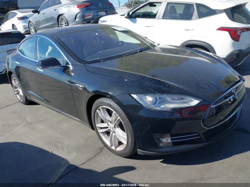 Tesla Model S RWD 70 kWh Battery - 11000 € / 21514.13 лв. - 30288920 1 | Car24.bg Tesla Model S RWD 70 kWh Battery - 11000 € / 21514.13 лв. - 30288920 1