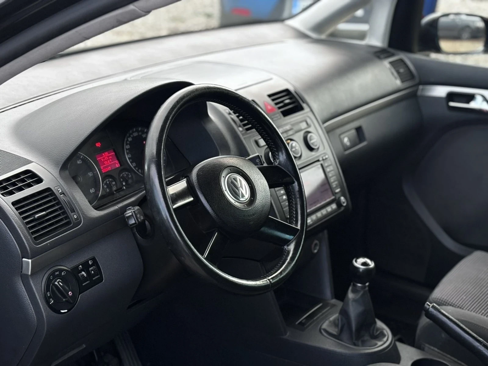VW Touran 1.9~TDI~ - изображение 7 | Auto.bg VW Touran 1.9~TDI~ - изображение 7