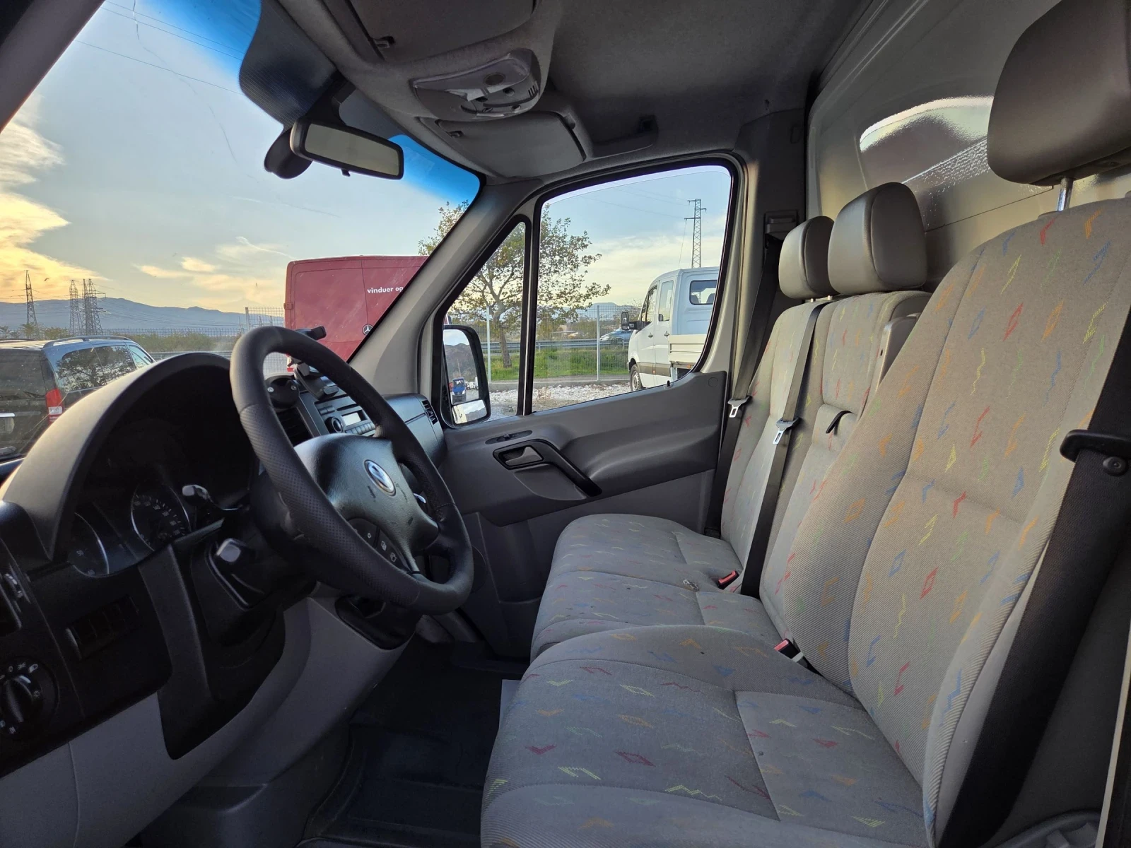 VW Crafter 2.5 TDI, Бордови, Климатик, 4.30 метра, До 3.5 тон - изображение 9 | Auto.bg VW Crafter 2.5 TDI, Бордови, Климатик, 4.30 метра, До 3.5 тон - изображение 9