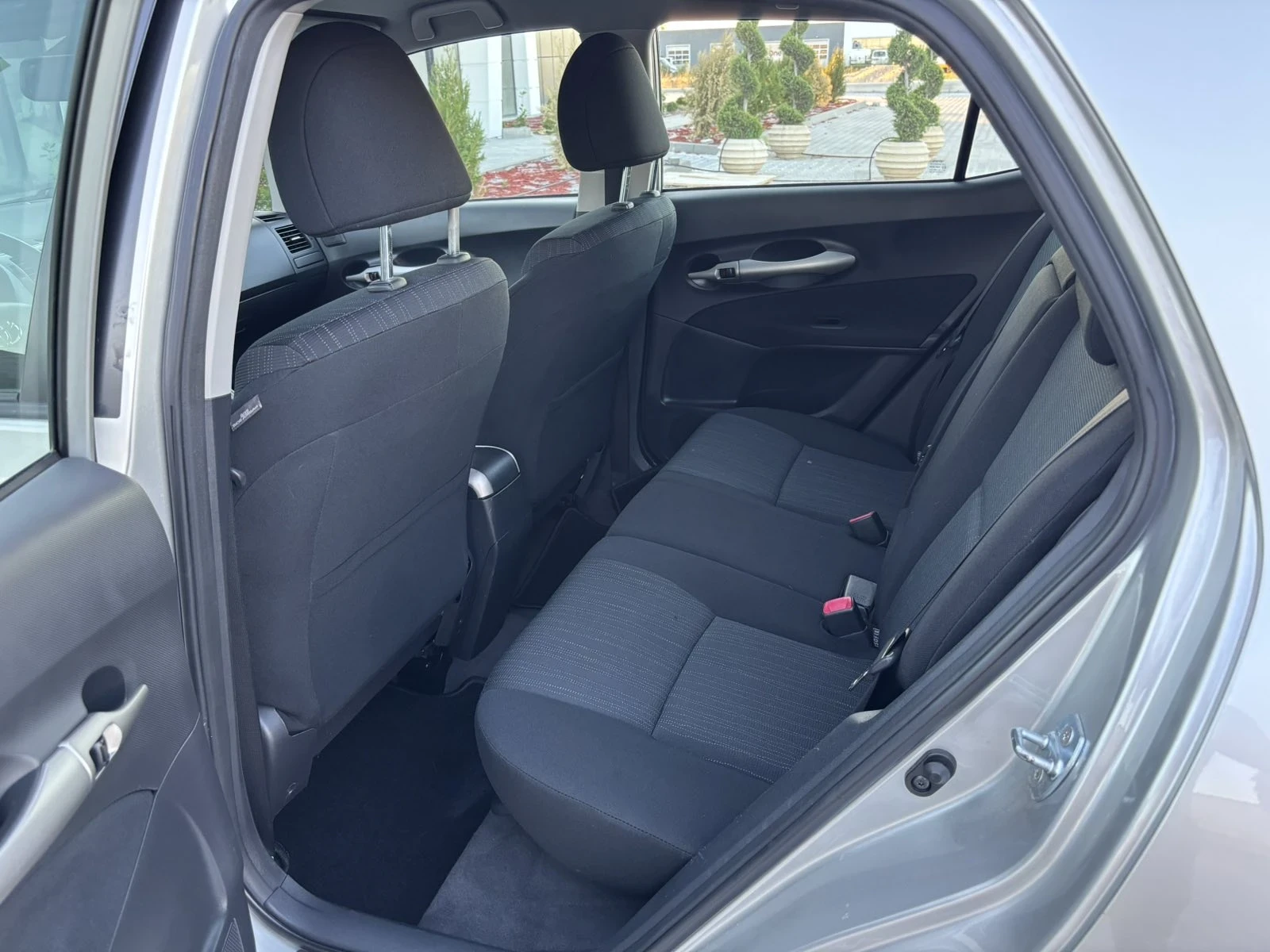 Toyota Auris 1.6Vvti/124кс/Keyles Go/Нави/Ксенон/Парктроник - изображение 8 | Auto.bg Toyota Auris 1.6Vvti/124кс/Keyles Go/Нави/Ксенон/Парктроник - изображение 8