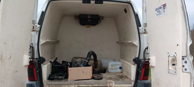 Peugeot Partner хладилен фургон - 11 € / 21.51 лв. - 81977529 1 | Car24.bg Peugeot Partner хладилен фургон - 11 € / 21.51 лв. - 81977529 1