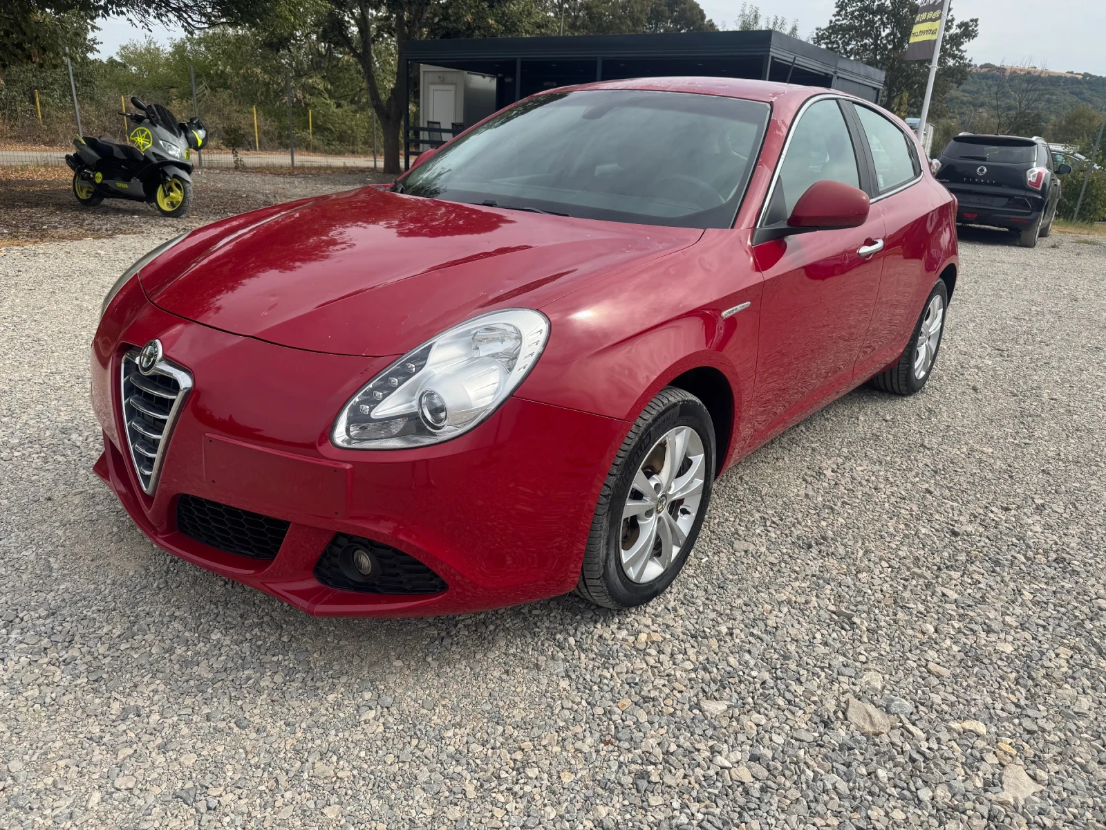 Alfa Romeo Giulietta 2.0m-jet-следи от градушка | Auto.bg — изображение 1 Alfa Romeo Giulietta 2.0m-jet-следи от градушка | Auto.bg — изображение 1