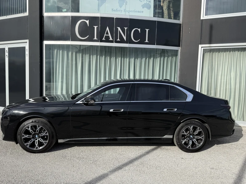 BMW 760 - 520000 € / 1017031.60 лв. - 34494031 1 | Car24.bg BMW 760 - 520000 € / 1017031.60 лв. - 34494031 1