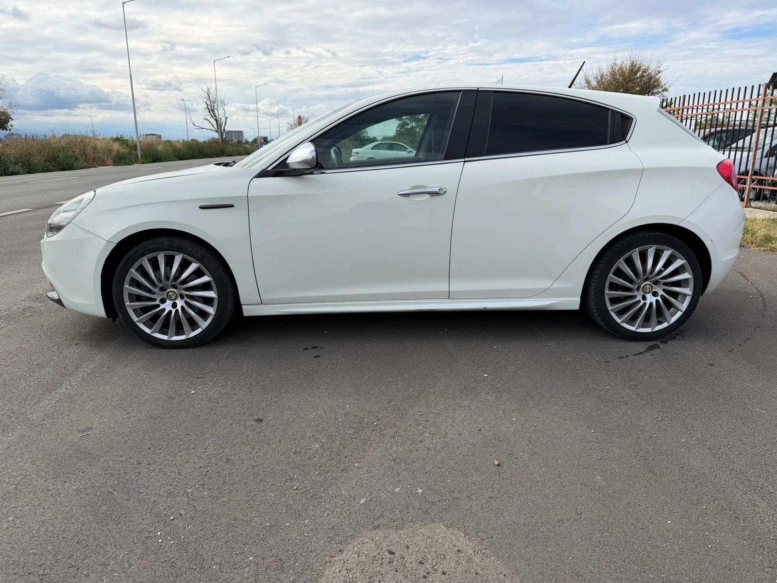 Alfa Romeo Giulietta 2.0 JTD Автомат 170к.с. | Auto.bg — изображение 1 Alfa Romeo Giulietta 2.0 JTD Автомат 170к.с. | Auto.bg — изображение 1