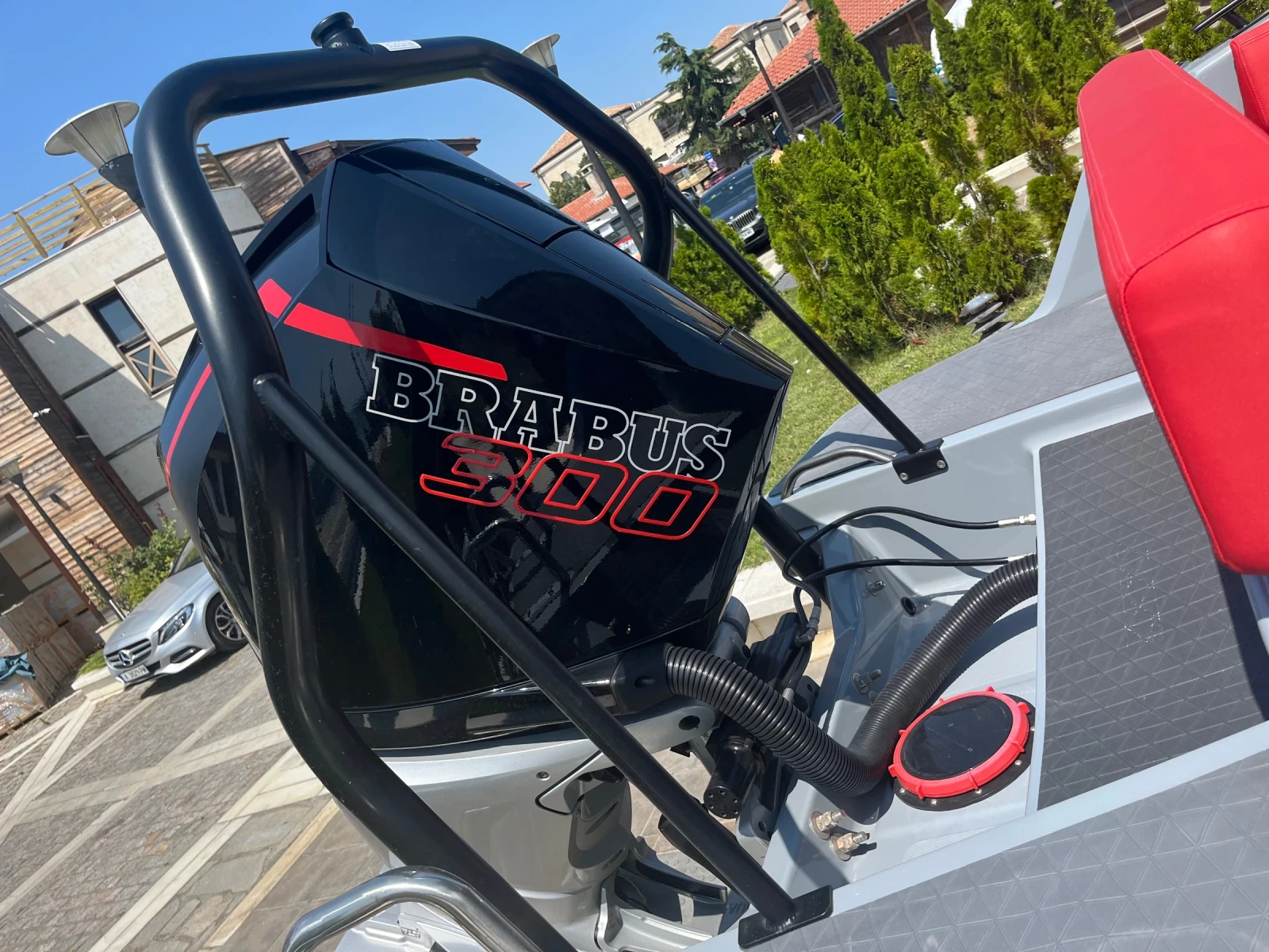 Моторна яхта Axopar BRABUS Shadow300CrossTop НАЛИЧЕН!!! - изображение 6 | Auto.bg Моторна яхта Axopar BRABUS Shadow300CrossTop НАЛИЧЕН!!! - изображение 6