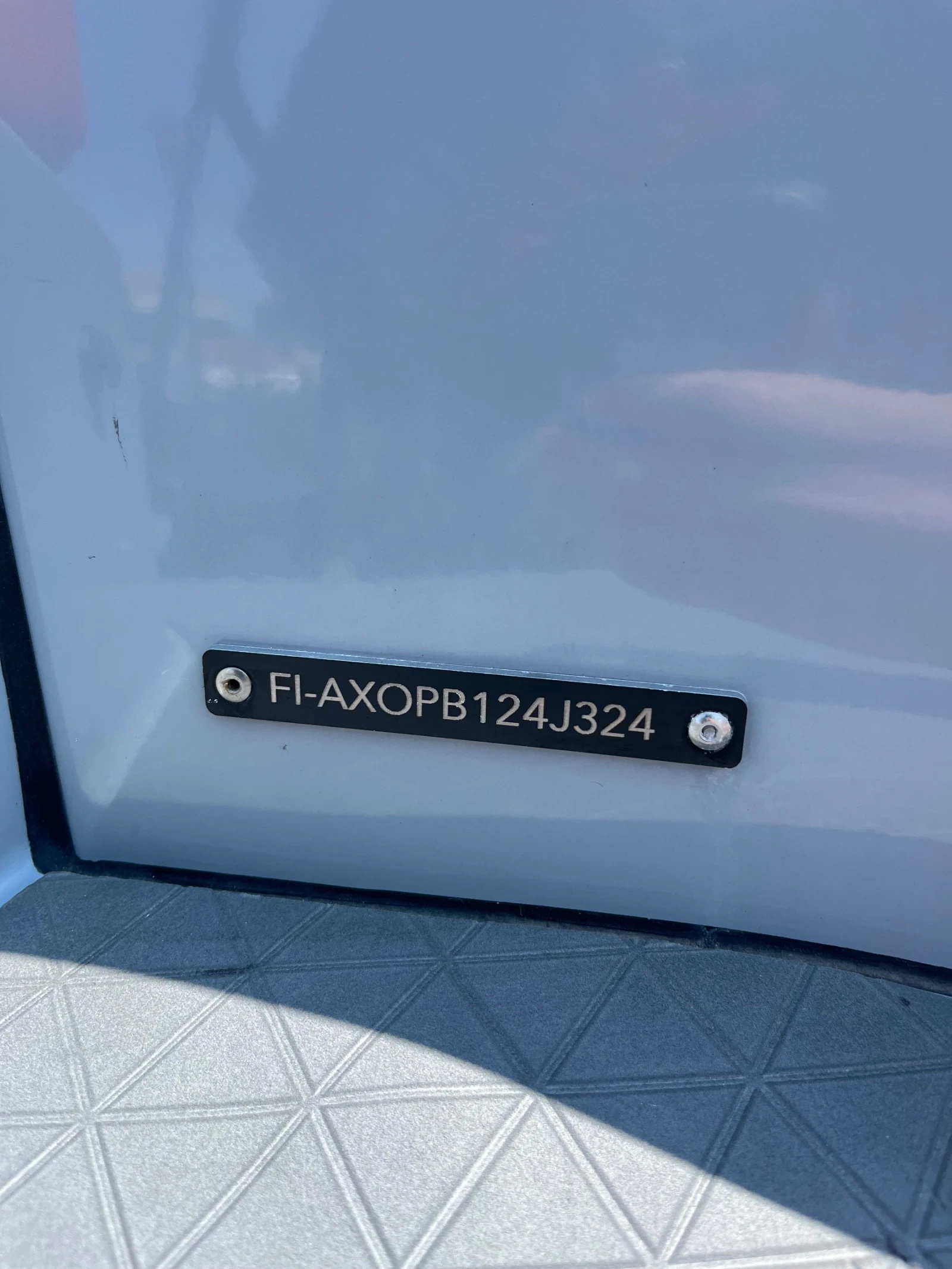 Моторна яхта Axopar BRABUS Shadow300CrossTop НАЛИЧЕН!!! - изображение 10 | Auto.bg Моторна яхта Axopar BRABUS Shadow300CrossTop НАЛИЧЕН!!! - изображение 10