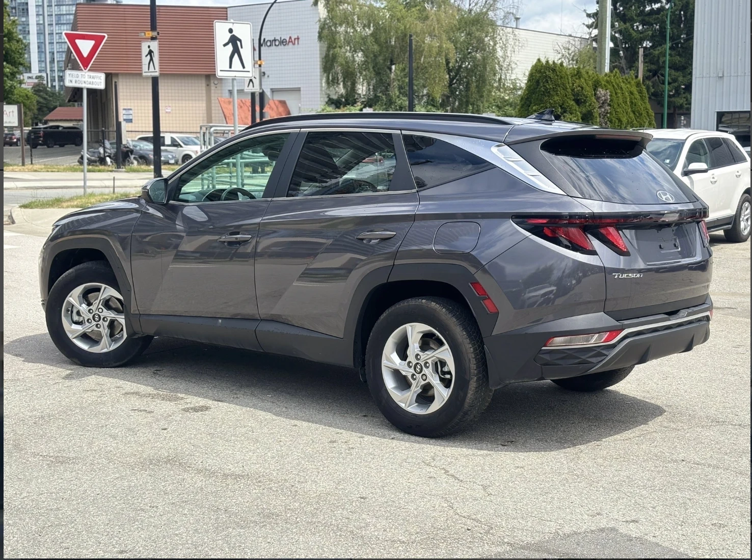 Hyundai Tucson 360КАМЕРА* ПОДГРЕВ* КЕЙЛЕС* LANE* ASSIST*  - изображение 5 | Auto.bg Hyundai Tucson 360КАМЕРА* ПОДГРЕВ* КЕЙЛЕС* LANE* ASSIST*  - изображение 5