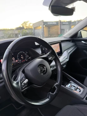 Skoda Octavia 2.0tdi 7DSG/Crystal Lighting/Подгрев/Distronik/Key - 16600 € - 93347290 6 | Car24.bg Skoda Octavia 2.0tdi 7DSG/Crystal Lighting/Подгрев/Distronik/Key - 16600 € - 93347290 6