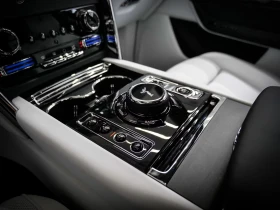 Rolls-Royce Cullinan V12 / BESPOKE / 360 / NIGHT / 4 SEATS / STARLIGHT | Auto.bg — изображение 12 Rolls-Royce Cullinan V12 / BESPOKE / 360 / NIGHT / 4 SEATS / STARLIGHT | Auto.bg — изображение 12