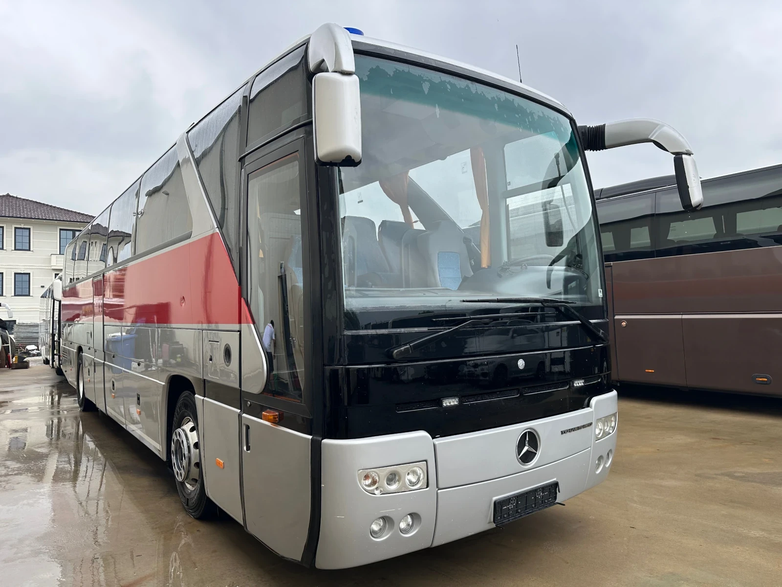 Mercedes-Benz Tourismo O 350 RHD undefined | Auto.bg — изображение 1 Mercedes-Benz Tourismo O 350 RHD undefined | Auto.bg — изображение 1