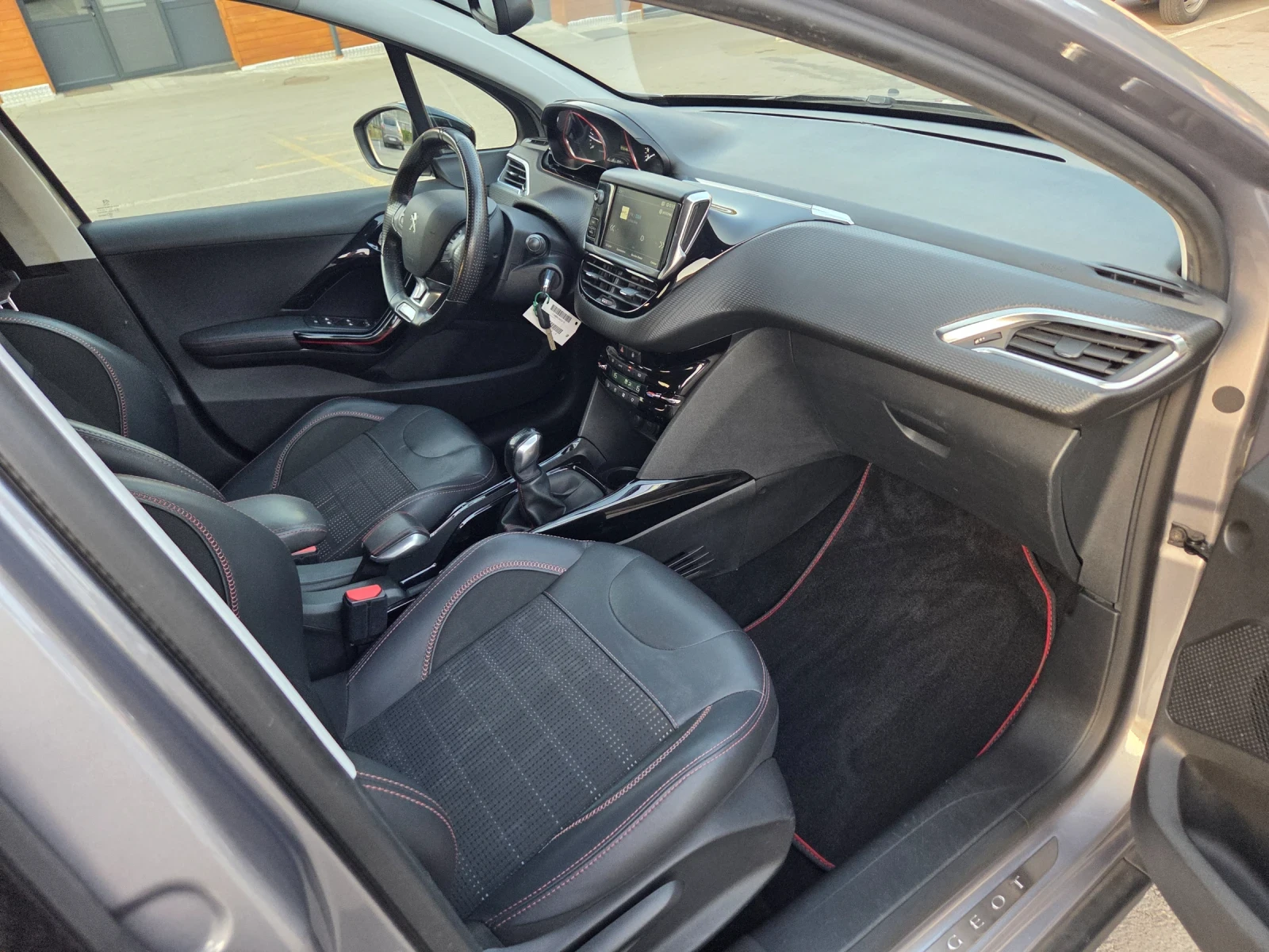 Peugeot 2008 1.5 hdi Gt line  - изображение 10 | Auto.bg Peugeot 2008 1.5 hdi Gt line  - изображение 10