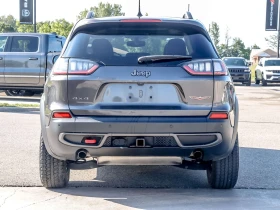 Jeep Cherokee Trailhawk КОЖА| ПОДГРЕВ | ОБДУХВАНЕ | ЦЕНА ДО БГ | Auto.bg — изображение 5 Jeep Cherokee Trailhawk КОЖА| ПОДГРЕВ | ОБДУХВАНЕ | ЦЕНА ДО БГ | Auto.bg — изображение 5