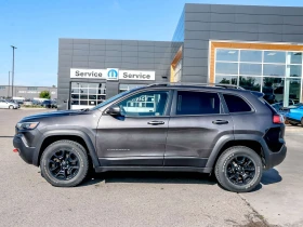 Jeep Cherokee Trailhawk КОЖА| ПОДГРЕВ | ОБДУХВАНЕ | ЦЕНА ДО БГ | Auto.bg — изображение 2 Jeep Cherokee Trailhawk КОЖА| ПОДГРЕВ | ОБДУХВАНЕ | ЦЕНА ДО БГ | Auto.bg — изображение 2
