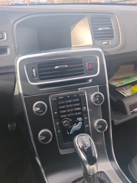 Volvo V60 2.0 d3 - 8300 € / 16233.39 лв. - 54210300 11 | Car24.bg Volvo V60 2.0 d3 - 8300 € / 16233.39 лв. - 54210300 11