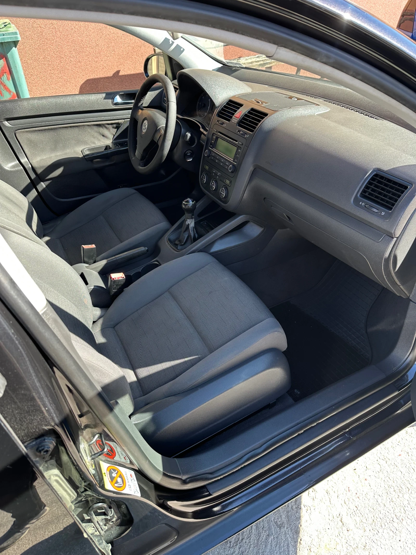 VW Golf 1.9тди 105кс. BKC ЕВРО 4 - изображение 7 | Auto.bg VW Golf 1.9тди 105кс. BKC ЕВРО 4 - изображение 7