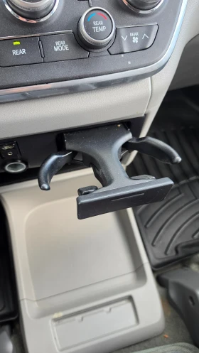 Toyota Sienna * 5dr 7 Pass FWD* АВТОКРЕДИТ БЕЗ ПЪРВОНАЧАЛНА* | Auto.bg — изображение 15 Toyota Sienna * 5dr 7 Pass FWD* АВТОКРЕДИТ БЕЗ ПЪРВОНАЧАЛНА* | Auto.bg — изображение 15