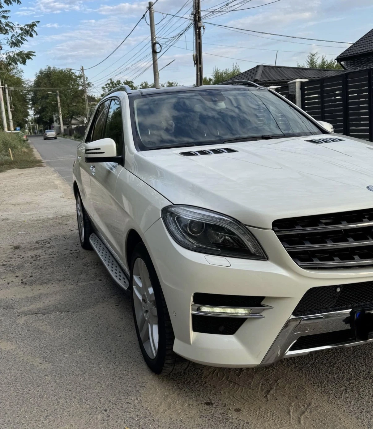 Mercedes-Benz ML 350 AMG Panorama Full Led OFF Road Harman Вакум - изображение 5 | Auto.bg Mercedes-Benz ML 350 AMG Panorama Full Led OFF Road Harman Вакум - изображение 5
