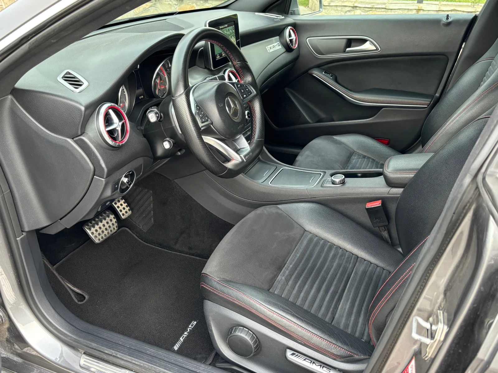 Mercedes-Benz CLA 220 AMG LINE, 4MATIC - изображение 8 | Auto.bg Mercedes-Benz CLA 220 AMG LINE, 4MATIC - изображение 8